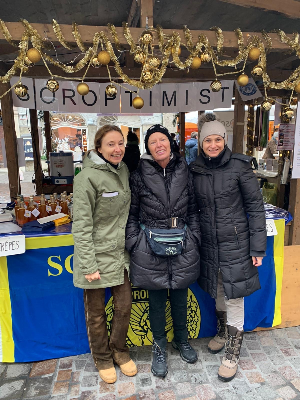 Punsch, Glühwein und Crêpes für einen guten Zweck